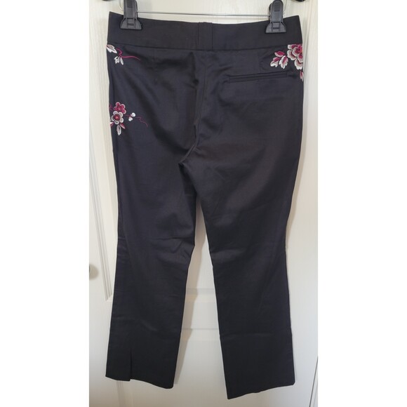 Women's Shanghai Tang Embroidered Floral Black Pants - Picture 2 of 3